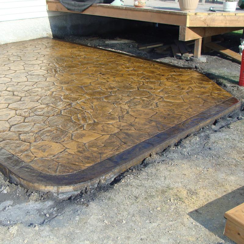 Concrete patio with border