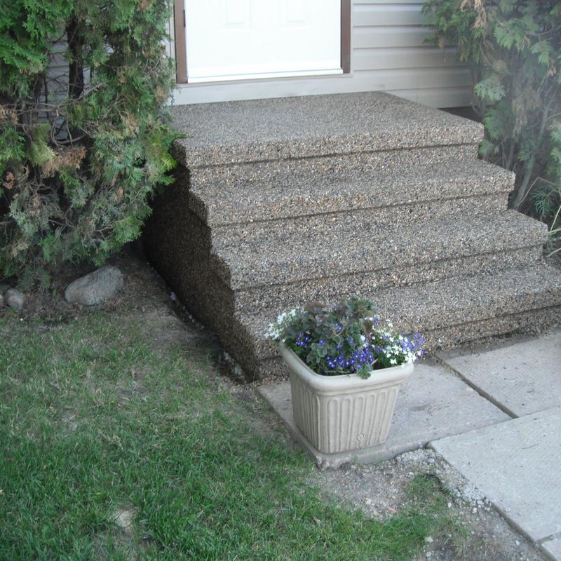 Exposed aggregate step