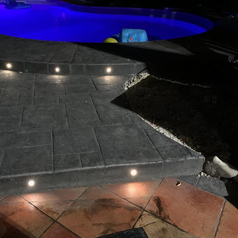 Pool surround with lights