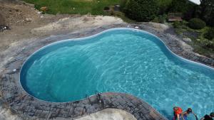 stamped concrete swimming pool edge